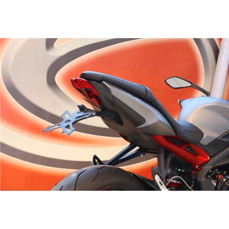 PORTAMATRÍCULAS TRIUMPH STREET TRIPLE RS 2017-2024 VERSIÓN PREMIUM