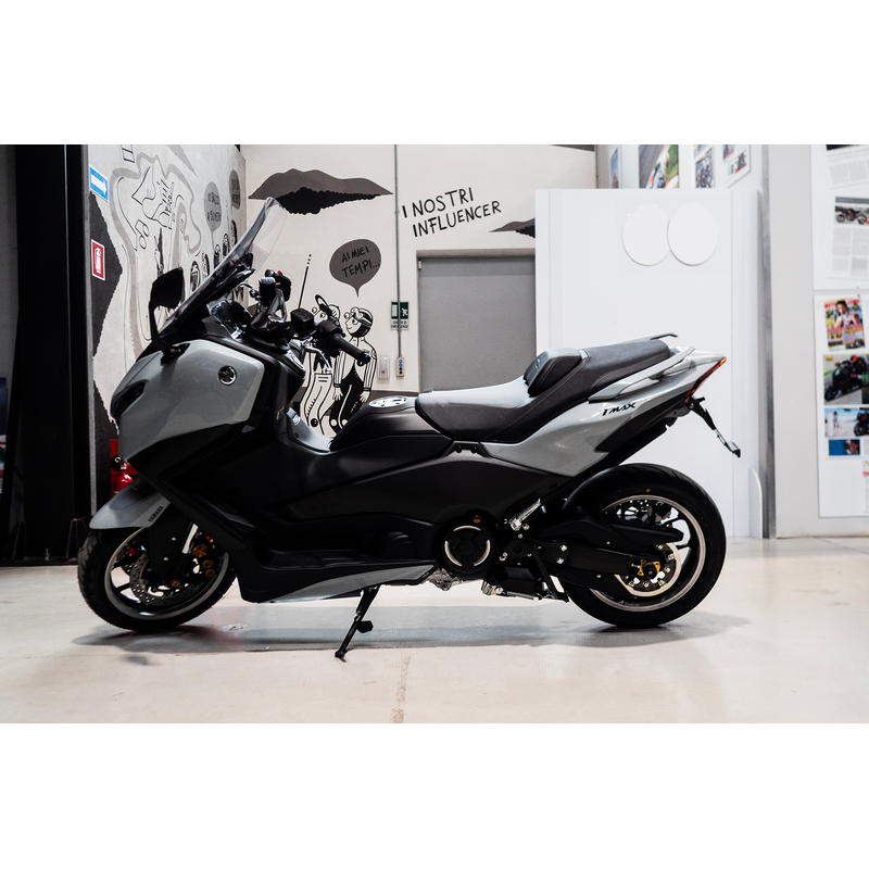 PORTAMATRÍCULAS YAMAHA T-MAX 560 TECH MAX 2022-2025
