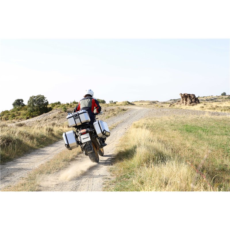 MALETA DERECHA ALUMINIO SHAD TERRA 36L