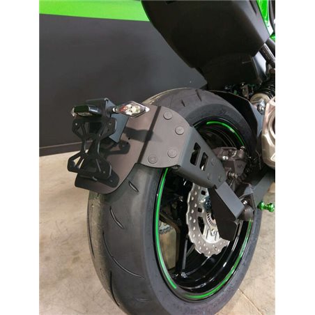 Portamatrículas a la rueda Kawasaki Z900 negro